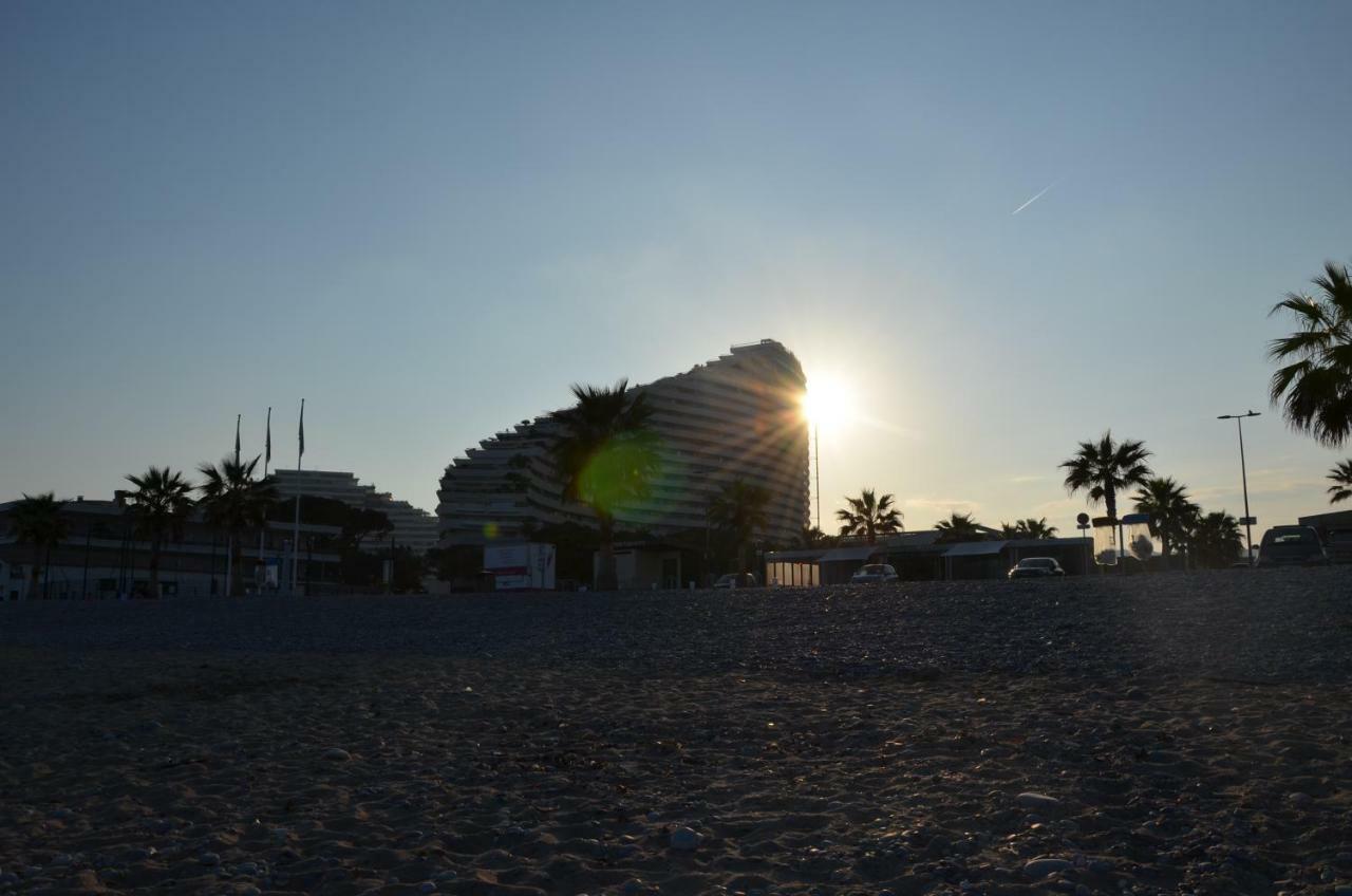 Fame - Marina Baie Des Anges Apartment Villeneuve-Loubet Bagian luar foto